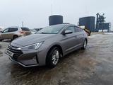 Hyundai Elantra 2020 года за 8 400 000 тг. в Уральск – фото 2