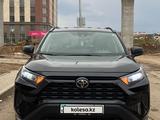 Toyota RAV4 2021 года за 15 000 000 тг. в Астана – фото 2