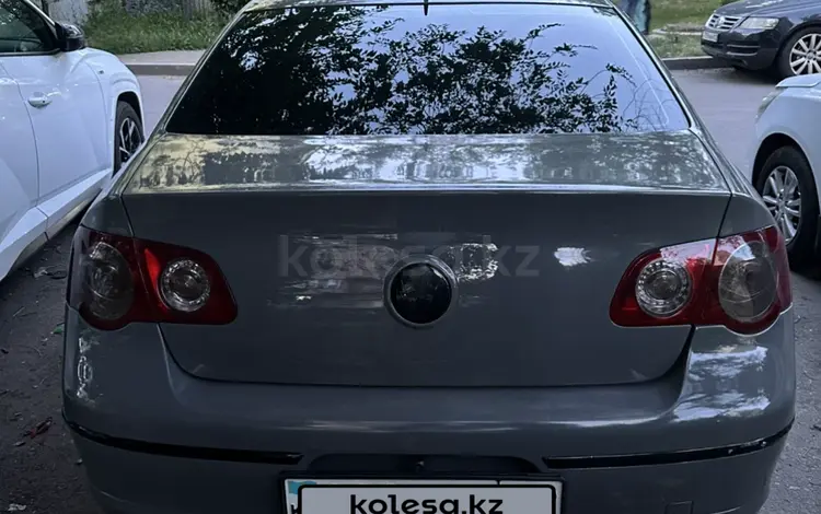 Volkswagen Passat 2005 года за 3 500 000 тг. в Алматы