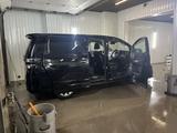 Toyota Vellfire 2010 года за 13 500 000 тг. в Алматы