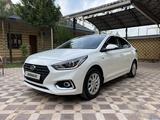 Hyundai Accent 2018 года за 7 680 000 тг. в Шымкент – фото 2