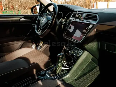 Volkswagen Tiguan 2019 года за 13 000 000 тг. в Уральск – фото 23