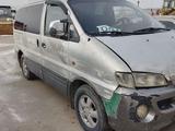 Hyundai Starex 2001 годаfor2 500 000 тг. в Караганда – фото 3