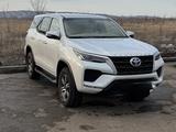 Toyota Fortuner 2022 года за 18 500 000 тг. в Актобе – фото 2