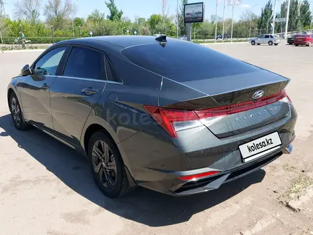 Hyundai Elantra 2022 года за 9 900 000 тг. в Уральск – фото 3