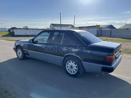 Mercedes-Benz E 220 1993 года за 1 600 000 тг. в Жанаарка – фото 5