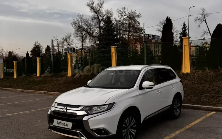 Mitsubishi Outlander 2019 года за 7 500 000 тг. в Алматы