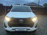 Toyota Hilux 2020 года за 16 800 000 тг. в Актобе