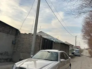 Mercedes-Benz E 320