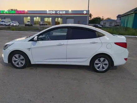 Hyundai Accent 2015 года за 6 200 000 тг. в Актобе – фото 2