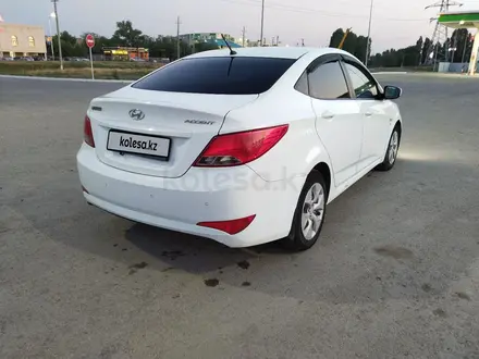 Hyundai Accent 2015 года за 6 200 000 тг. в Актобе – фото 5