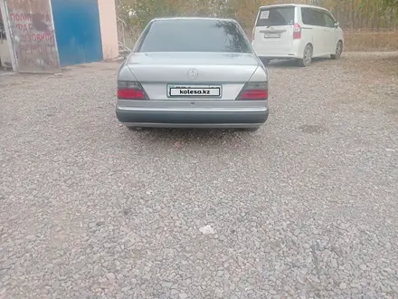 Mercedes-Benz E 230 1990 года за 1 400 000 тг. в Алматы – фото 2