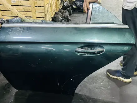 C219 CLS500 двери за 20 000 тг. в Алматы