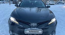 Toyota Camry 2021 года за 13 200 000 тг. в Астана