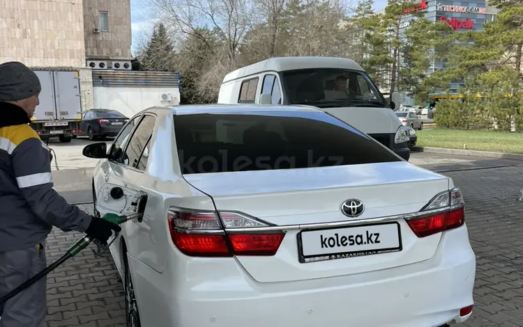 Toyota Camry 2015 года за 6 700 000 тг. в Уральск