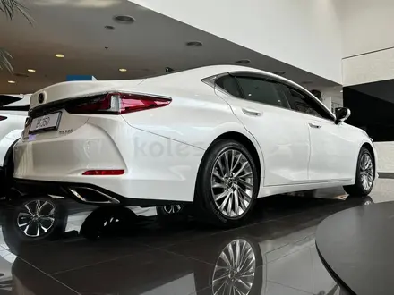 Lexus ES 350 2023 года за 41 260 000 тг. в Алматы – фото 16