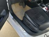 Volkswagen Passat 2012 года за 3 400 000 тг. в Атырау – фото 4