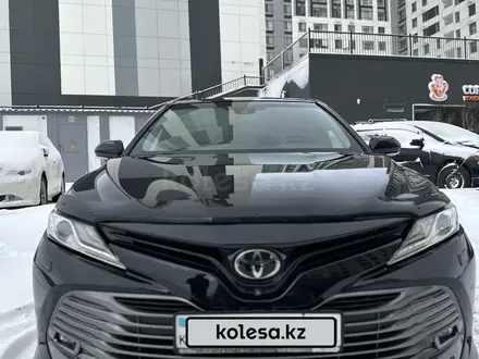 Toyota Camry 2019 года за 17 000 000 тг. в Астана