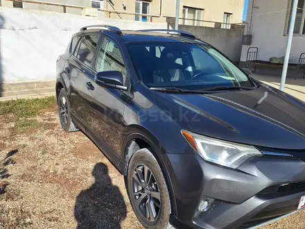 Toyota RAV4 2017 года за 7 200 000 тг. в Актау – фото 3