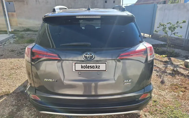 Toyota RAV4 2017 года за 7 200 000 тг. в Актау