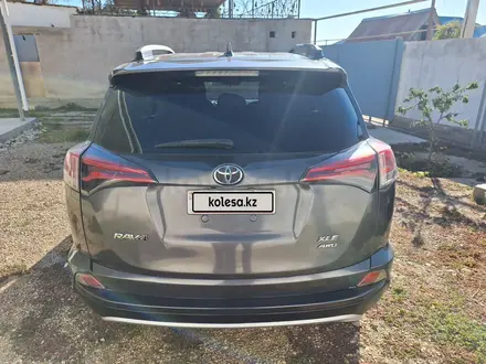 Toyota RAV4 2017 года за 7 200 000 тг. в Актау – фото 11