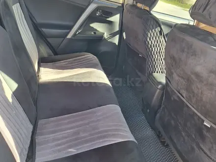 Toyota RAV4 2017 года за 7 200 000 тг. в Актау – фото 9