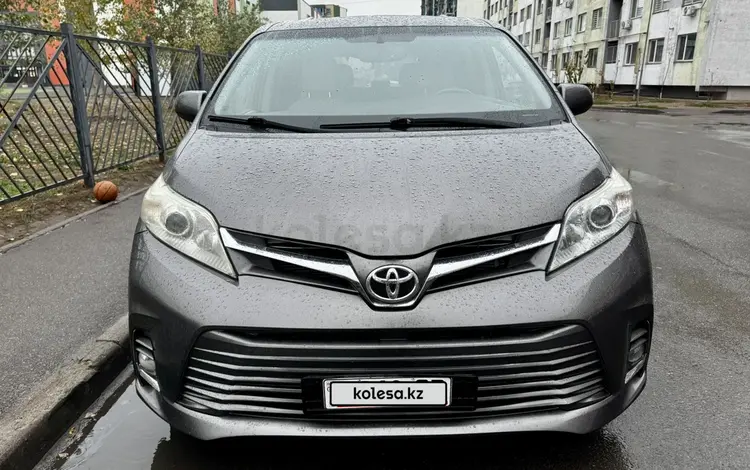Toyota Sienna 2015 года за 13 700 000 тг. в Алматы