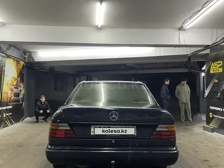 Mercedes-Benz E 230 1991 года за 1 300 000 тг. в Алматы – фото 4