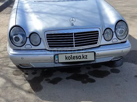 Mercedes-Benz E 280 1997 года за 4 100 000 тг. в Конаев (Капшагай)