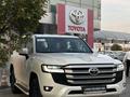 Toyota Land Cruiser 2023 года за 54 920 000 тг. в Алматы – фото 30