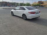 Toyota Camry 2015 года за 10 500 000 тг. в Атырау – фото 4