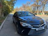 Toyota Camry 2017 года за 11 500 000 тг. в Шымкент – фото 2