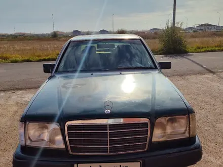 Mercedes-Benz E 200 1994 года за 1 200 000 тг. в Шымкент