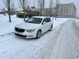 Skoda Superb 2012 года за 5 000 000 тг. в Астана – фото 2