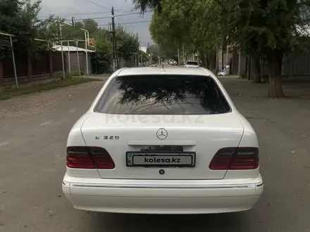 Mercedes-Benz E 320 2001 года за 6 300 000 тг. в Алматы – фото 2