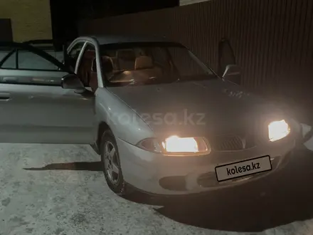 Mitsubishi Carisma 1996 года за 1 800 000 тг. в Семей