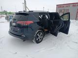 Toyota RAV4 2018 года за 8 600 000 тг. в Актобе – фото 4