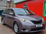 Toyota Sienna 2013 года за 13 550 000 тг. в Астана