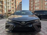 Toyota Camry 2020 года за 8 500 000 тг. в Актау