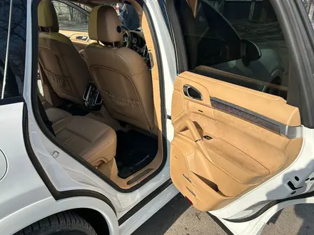 Porsche Cayenne 2012 года за 14 500 000 тг. в Алматы – фото 22
