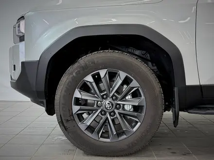 Toyota Land Cruiser Prado Luxe+ 2025 года за 46 490 000 тг. в Астана – фото 17