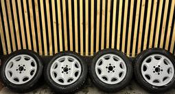 Диски на мерседес с резинами 225/55/16 за 220 000 тг. в Алматы