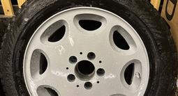Диски на мерседес с резинами 225/55/16 за 220 000 тг. в Алматы – фото 4
