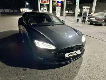 Tesla Model S 2015 года за 22 000 000 тг. в Алматы – фото 2