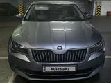 Skoda Superb 2019 года за 11 000 000 тг. в Алматы