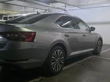 Skoda Superb 2019 года за 11 000 000 тг. в Алматы – фото 4