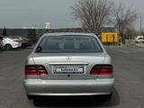 Mercedes-Benz E 320 2001 года за 5 900 000 тг. в Шымкент – фото 4
