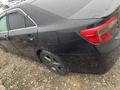 Toyota Camry 2014 года за 500 000 тг. в Актобе – фото 2