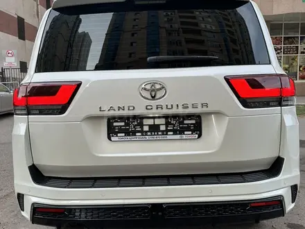 Toyota Land Cruiser 2022 года за 65 000 000 тг. в Астана – фото 4