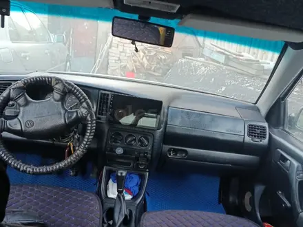 Volkswagen Golf 1996 года за 1 100 000 тг. в Костанай – фото 9